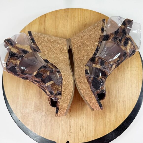 Fergalicious Kenzie Animal Print Boho Cutout Peep Toe Wedge Sandals Brown 8.5 - Picture 7 of 14